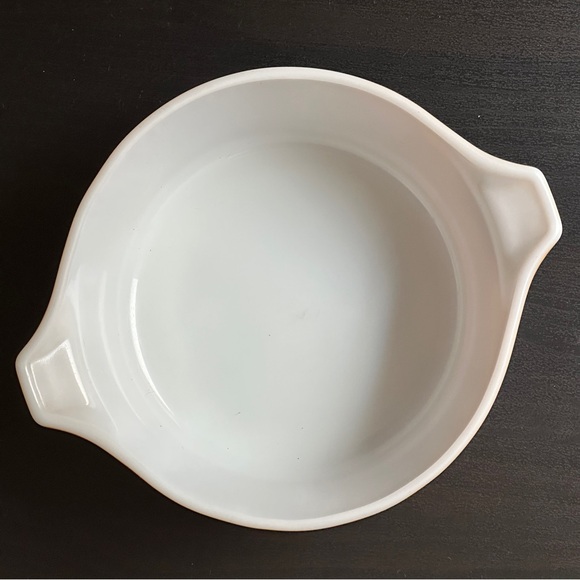 Vintage Pyrex Woodland Tan Round Casserole Dish 472-B 750ml - Picture 4 of 11